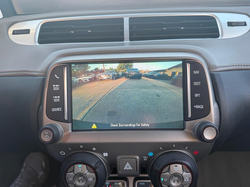 Chevrolet Camaro Vehicle Full-screen Gallery Image 29