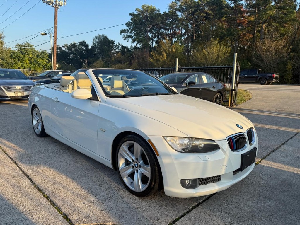 BMW 335i Vehicle Full-screen Gallery Image 07