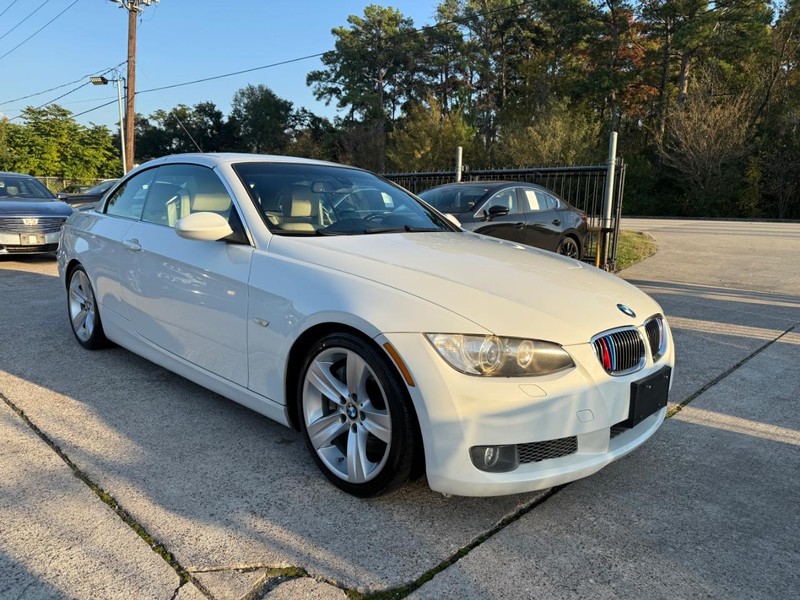 BMW 335i Vehicle Full-screen Gallery Image 06