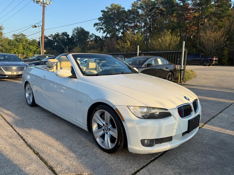 BMW 335i Vehicle Full-screen Gallery Image 07