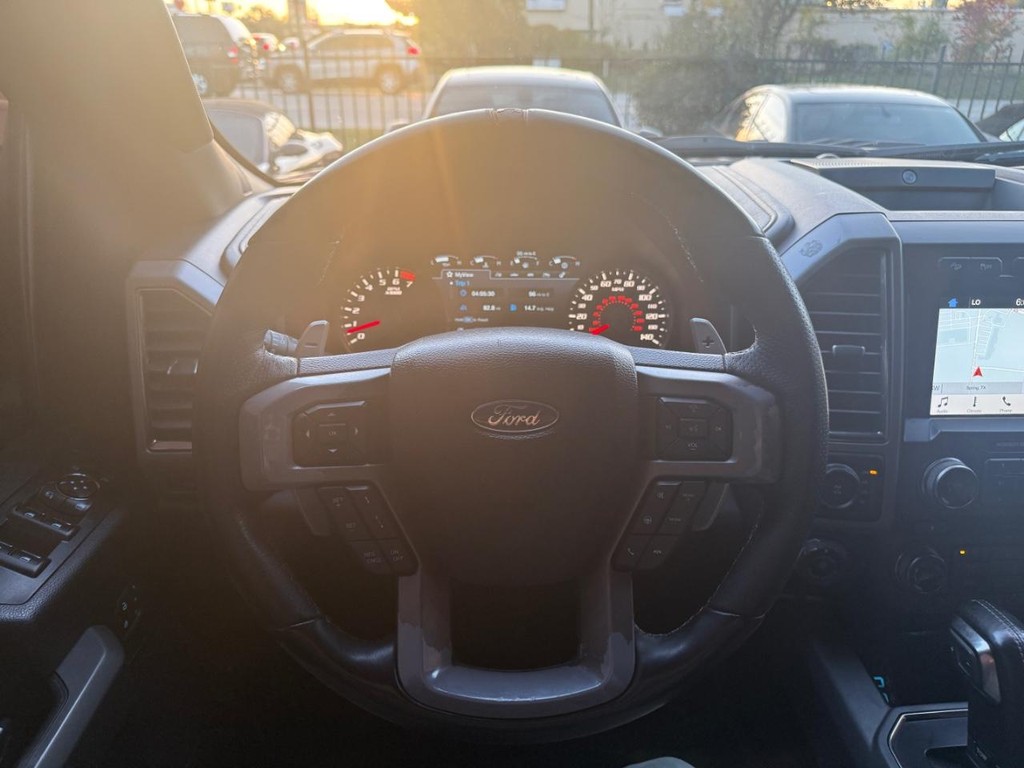 Ford F-150 Vehicle Full-screen Gallery Image 20