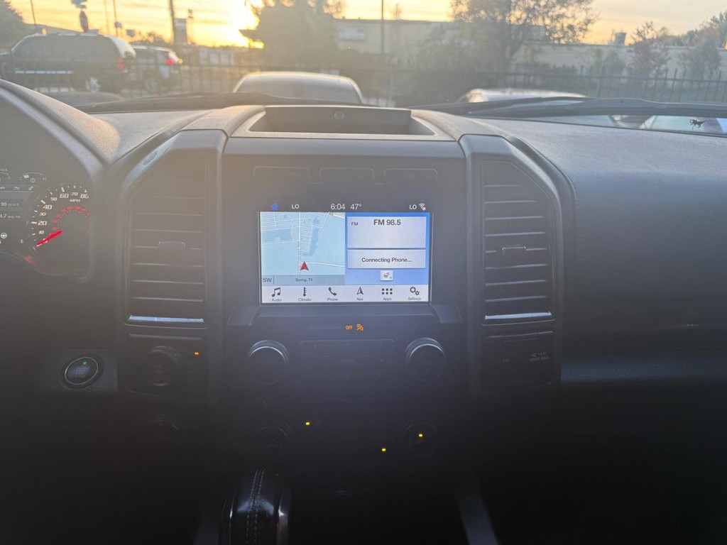 Ford F-150 Vehicle Full-screen Gallery Image 22