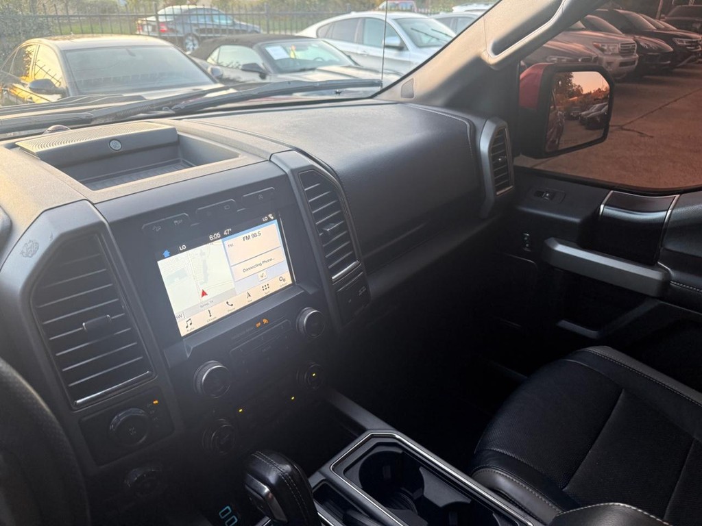 Ford F-150 Vehicle Full-screen Gallery Image 25