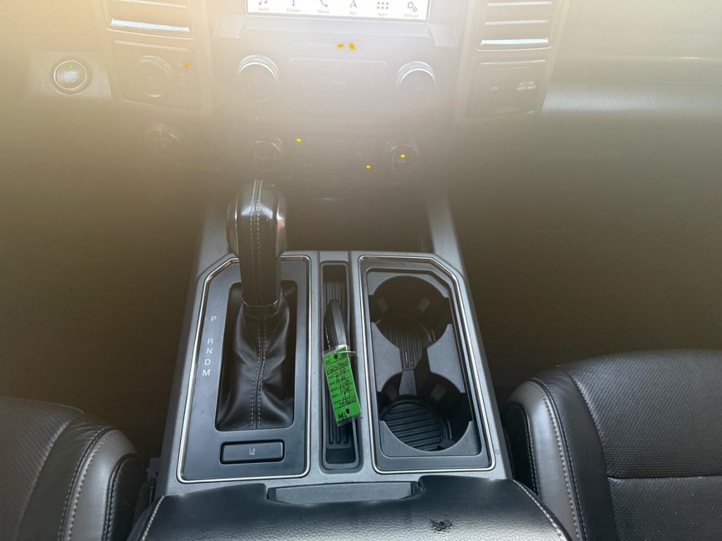 Ford F-150 Vehicle Full-screen Gallery Image 26