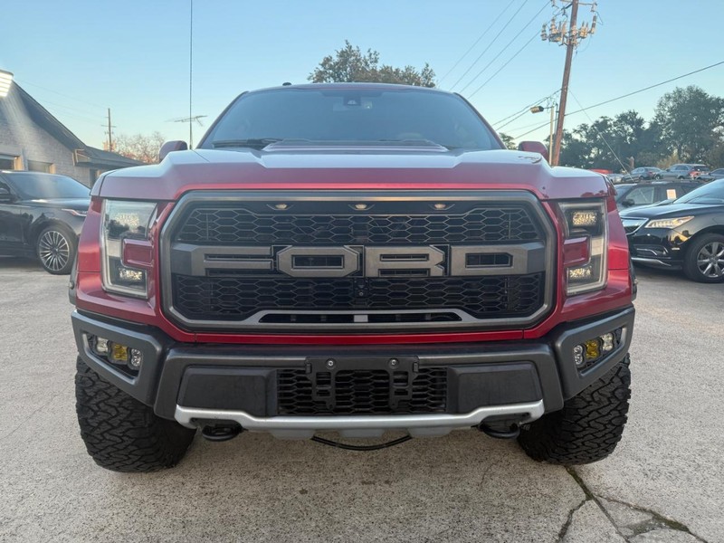 Ford F-150 Vehicle Full-screen Gallery Image 02