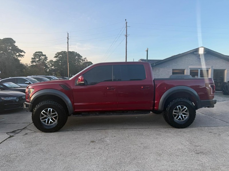 Ford F-150 Vehicle Full-screen Gallery Image 09