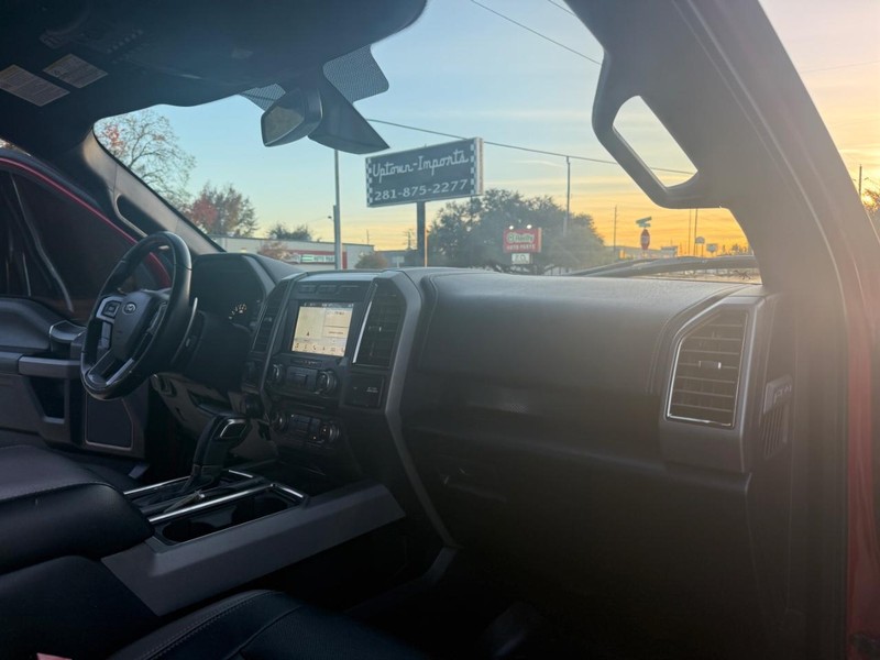 Ford F-150 Vehicle Full-screen Gallery Image 13