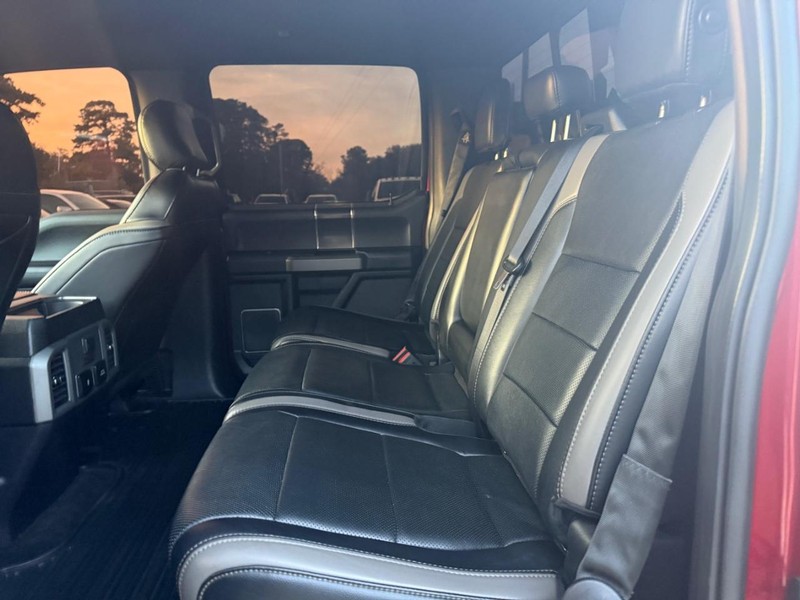 Ford F-150 Vehicle Full-screen Gallery Image 16