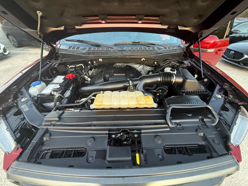 Ford F-150 Vehicle Full-screen Gallery Image 27