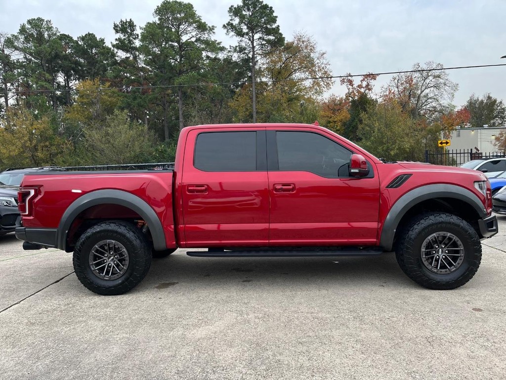 Ford F-150 Vehicle Full-screen Gallery Image 05