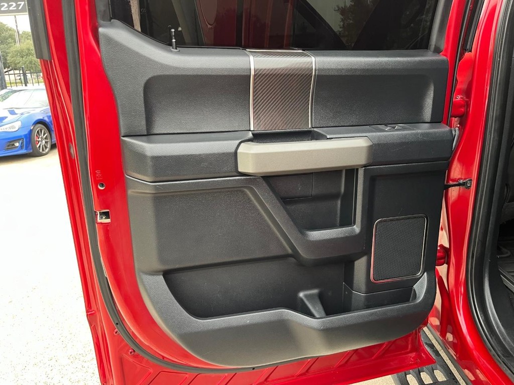 Ford F-150 Vehicle Full-screen Gallery Image 17