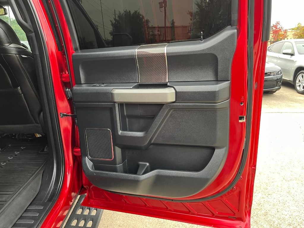 Ford F-150 Vehicle Full-screen Gallery Image 19