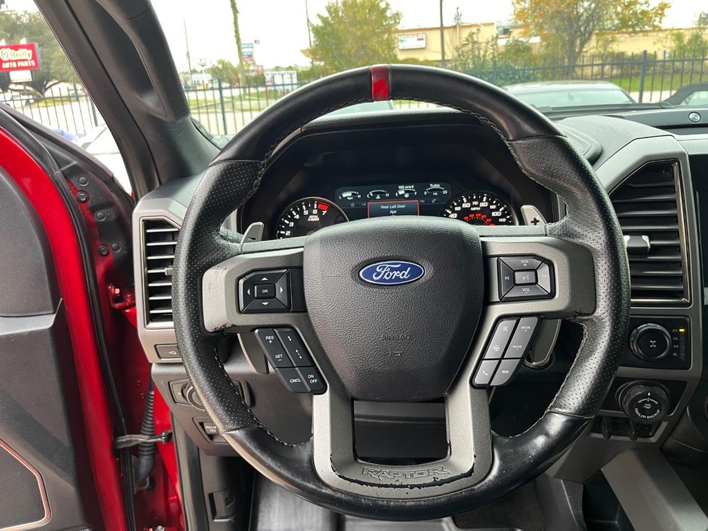 Ford F-150 Vehicle Full-screen Gallery Image 20