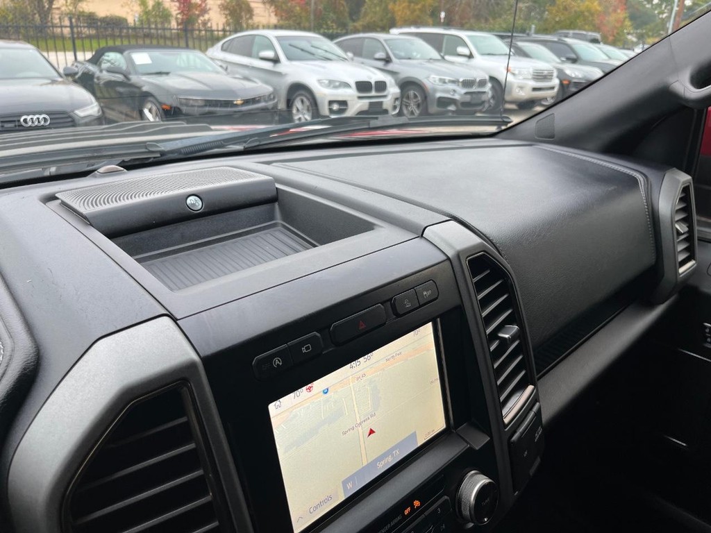 Ford F-150 Vehicle Full-screen Gallery Image 26