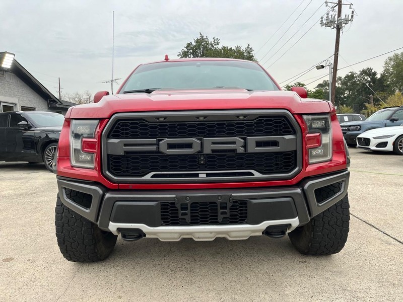 Ford F-150 Vehicle Full-screen Gallery Image 02