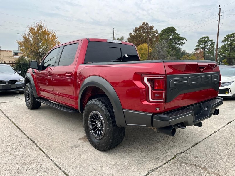 Ford F-150 Vehicle Full-screen Gallery Image 08