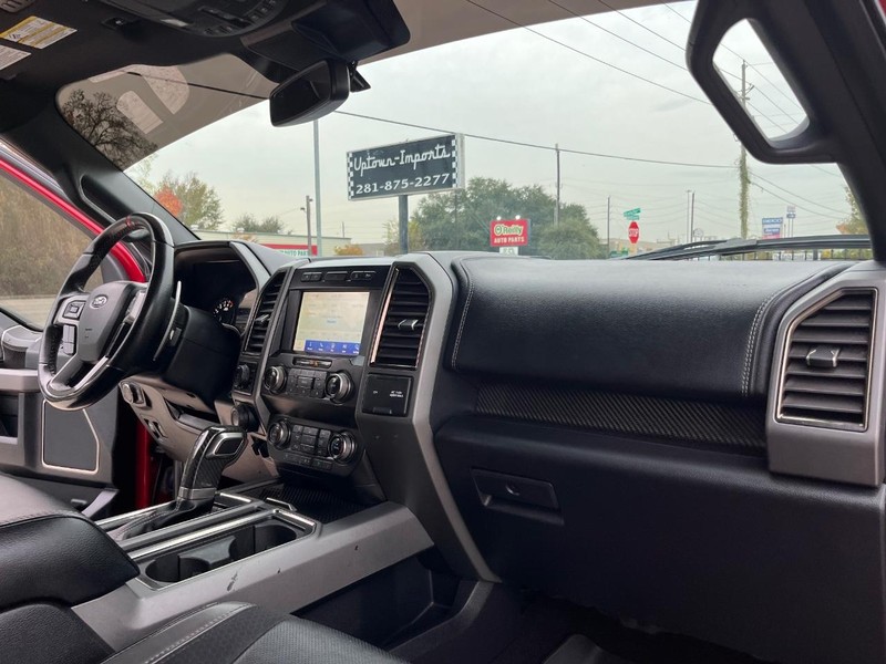 Ford F-150 Vehicle Full-screen Gallery Image 13