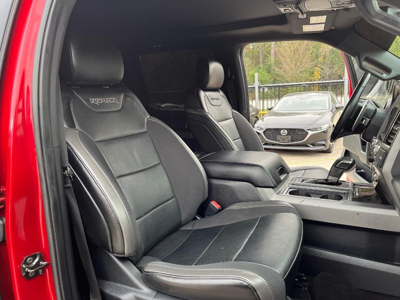 Ford F-150 Vehicle Full-screen Gallery Image 14