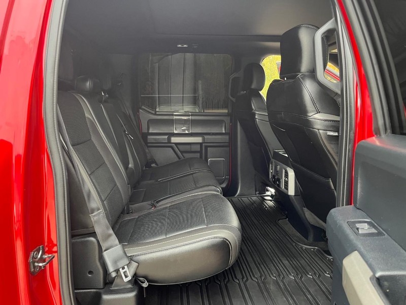 Ford F-150 Vehicle Full-screen Gallery Image 18