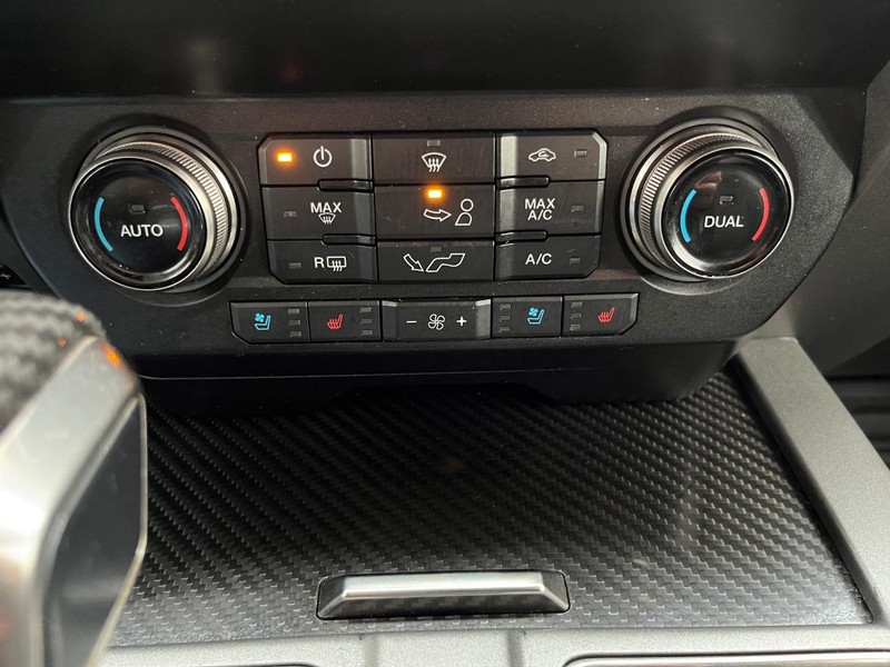 Ford F-150 Vehicle Full-screen Gallery Image 24