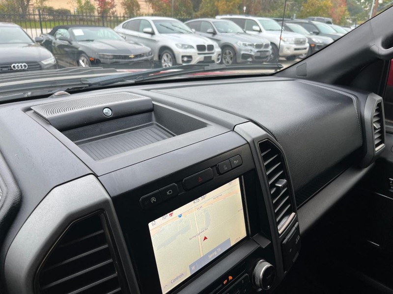 Ford F-150 Vehicle Full-screen Gallery Image 26