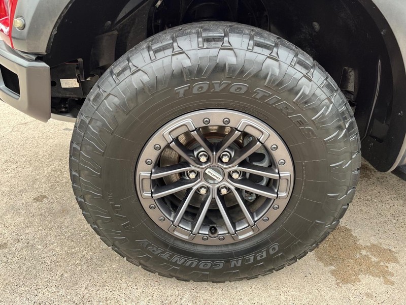 Ford F-150 Vehicle Full-screen Gallery Image 28