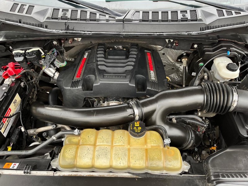 Ford F-150 Vehicle Full-screen Gallery Image 29