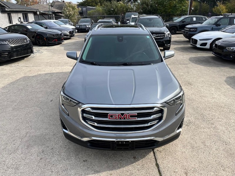 GMC Terrain Vehicle Full-screen Gallery Image 03