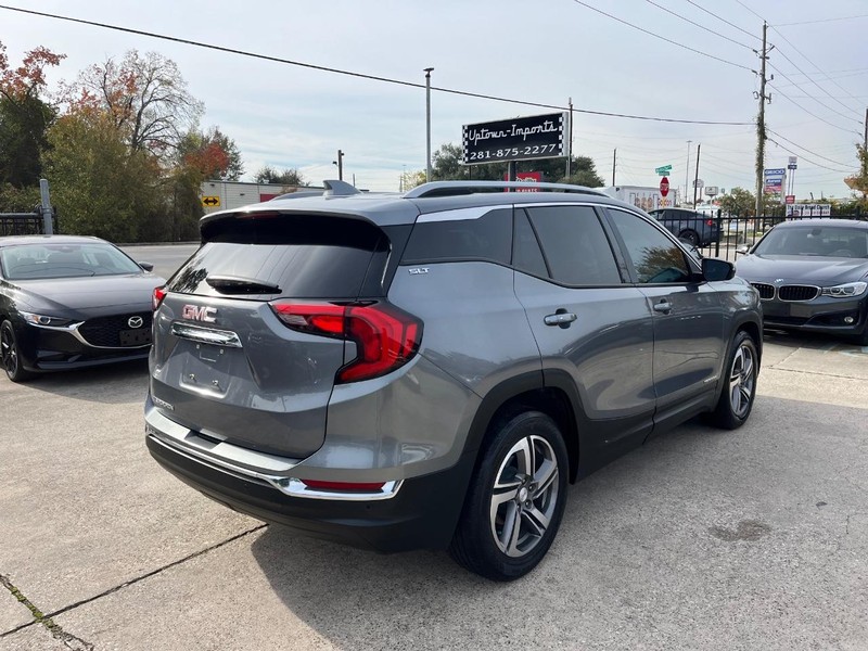 GMC Terrain Vehicle Full-screen Gallery Image 06