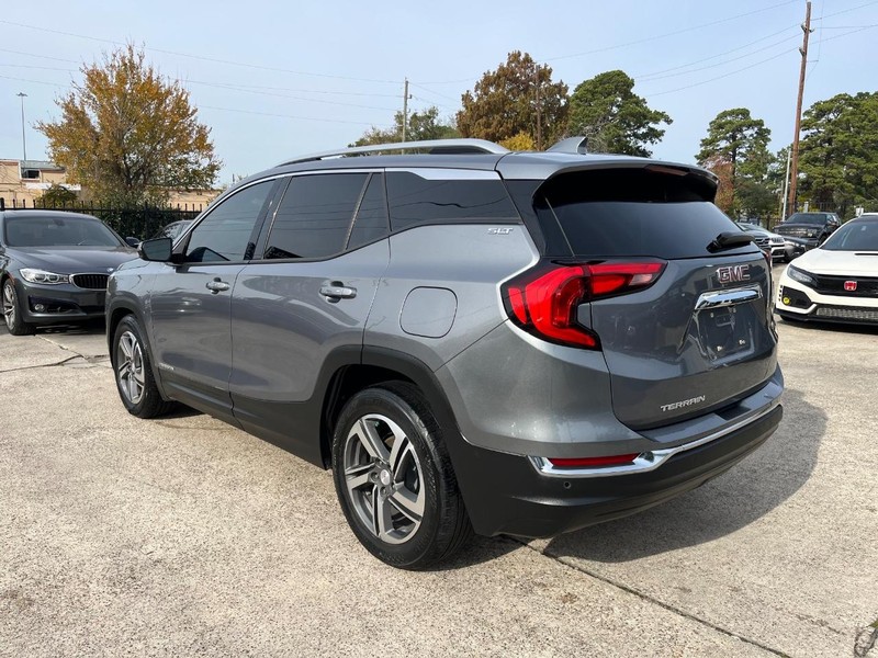 GMC Terrain Vehicle Full-screen Gallery Image 08