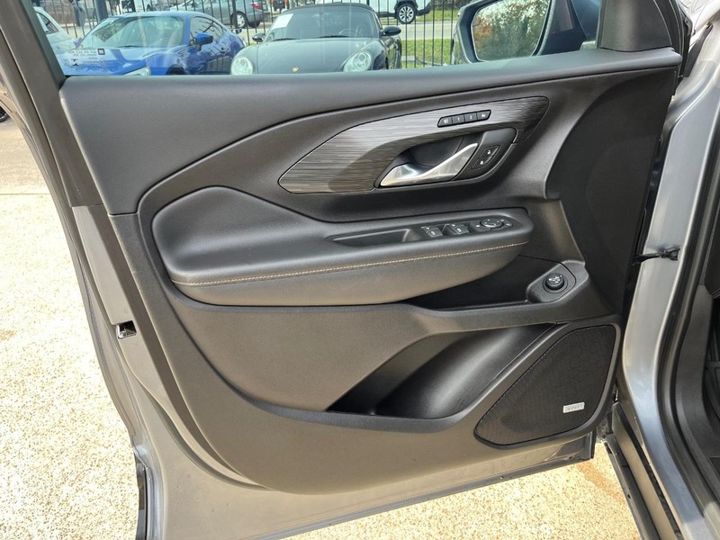 GMC Terrain Vehicle Full-screen Gallery Image 12