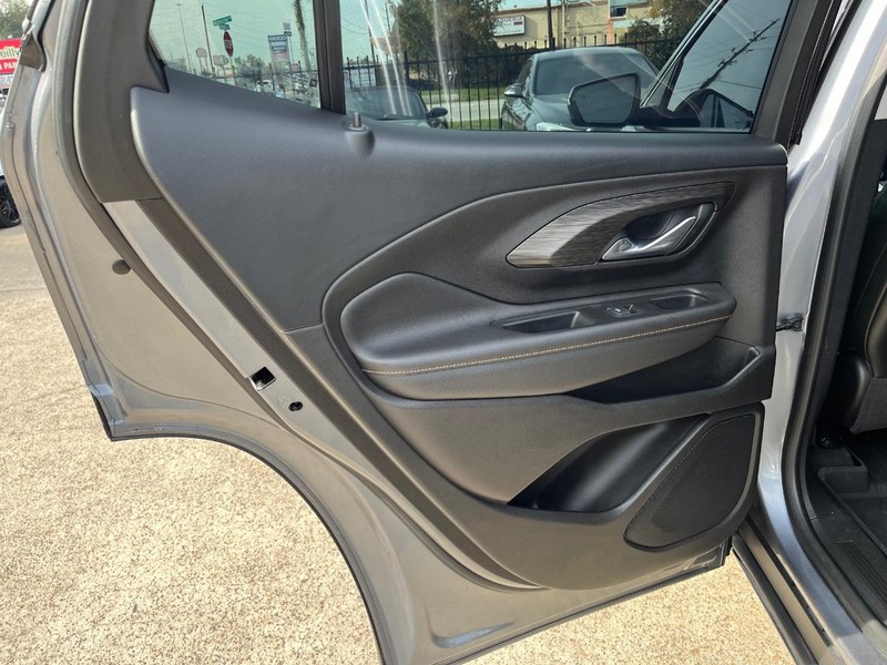 GMC Terrain Vehicle Full-screen Gallery Image 19