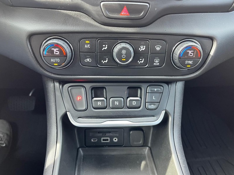 GMC Terrain Vehicle Full-screen Gallery Image 24