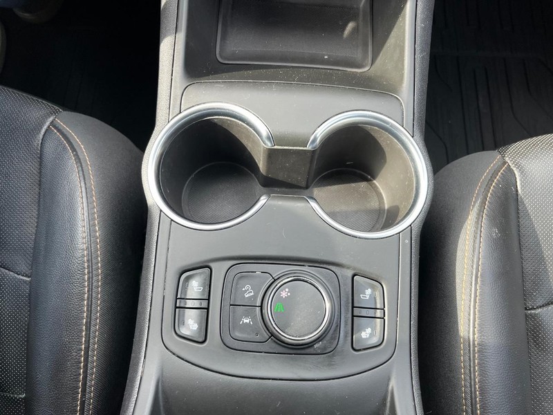 GMC Terrain Vehicle Full-screen Gallery Image 25