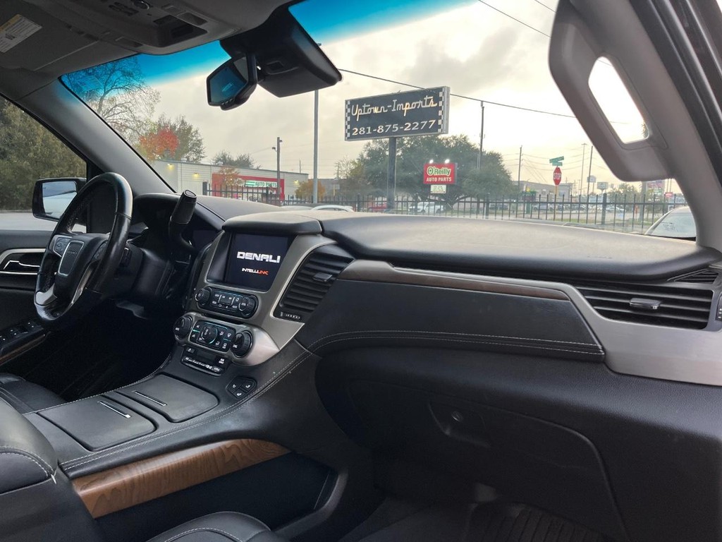 GMC Yukon Vehicle Full-screen Gallery Image 12