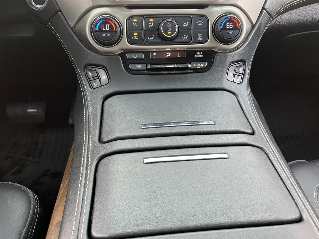 GMC Yukon Vehicle Full-screen Gallery Image 24