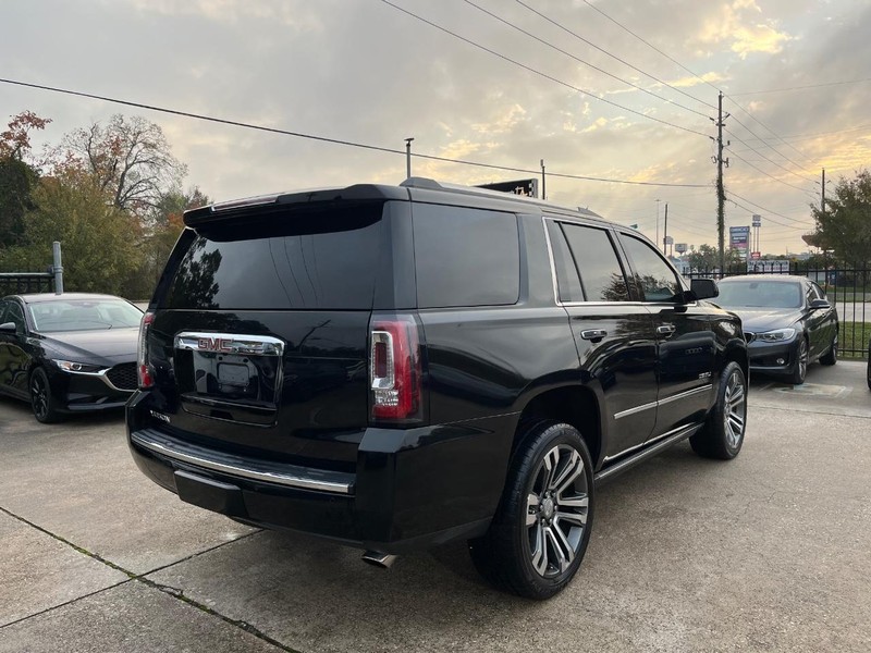 GMC Yukon Vehicle Full-screen Gallery Image 05