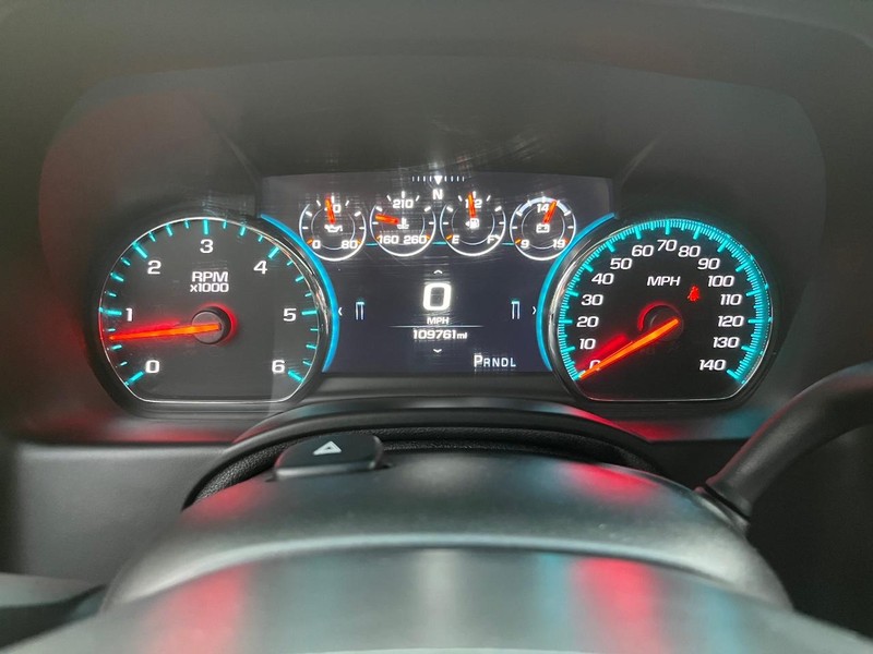 GMC Yukon Vehicle Full-screen Gallery Image 21