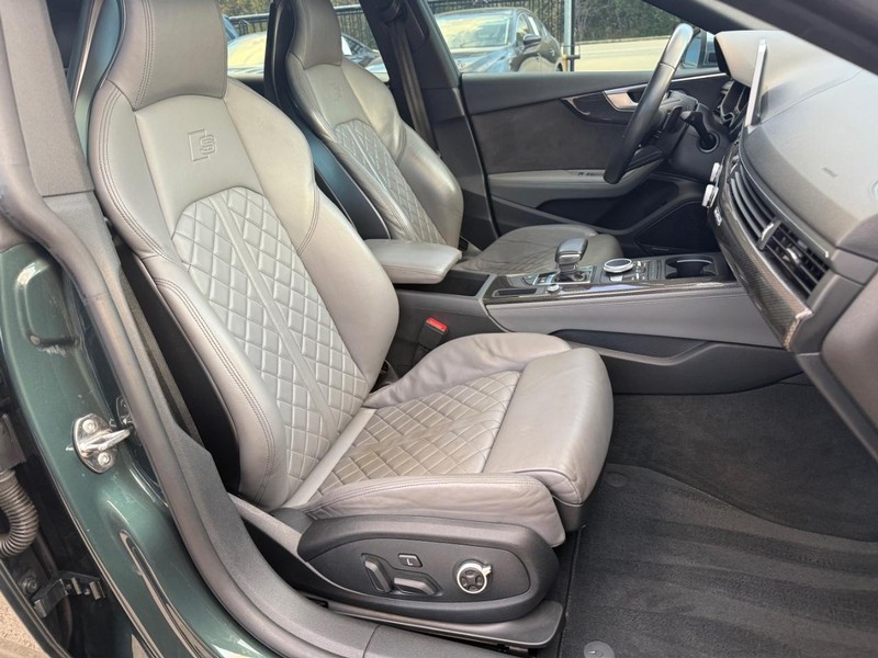 Audi S5 Sportback Vehicle Full-screen Gallery Image 14