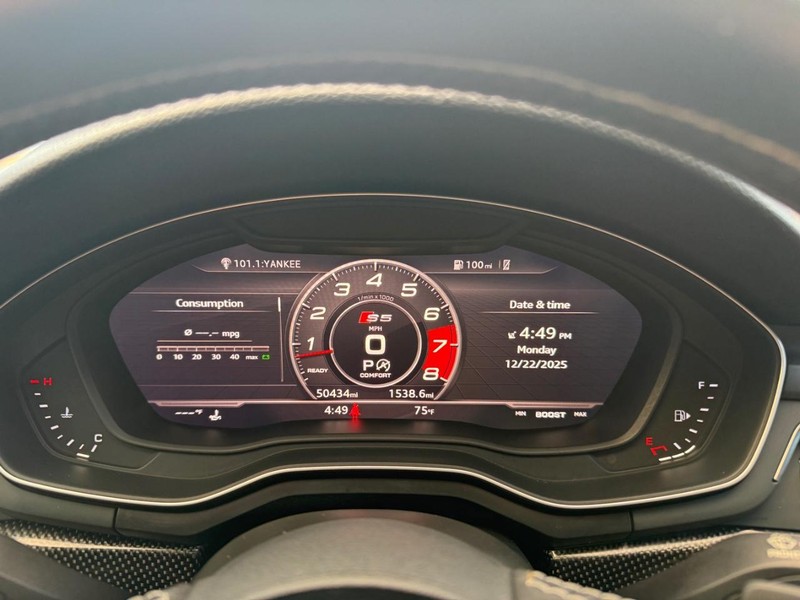 Audi S5 Sportback Vehicle Full-screen Gallery Image 21