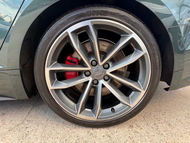 Audi S5 Sportback Vehicle Full-screen Gallery Image 28