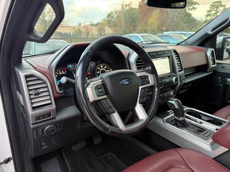 Ford F-150 Vehicle Full-screen Gallery Image 10