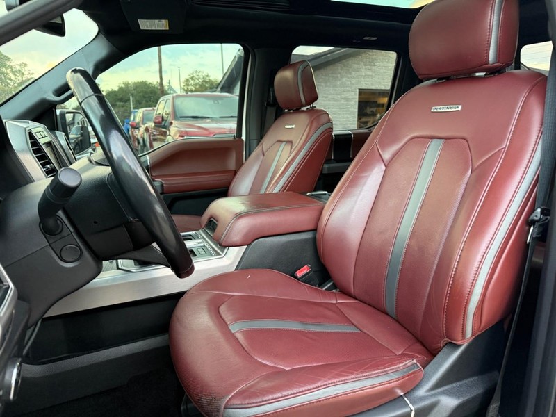 Ford F-150 Vehicle Full-screen Gallery Image 11