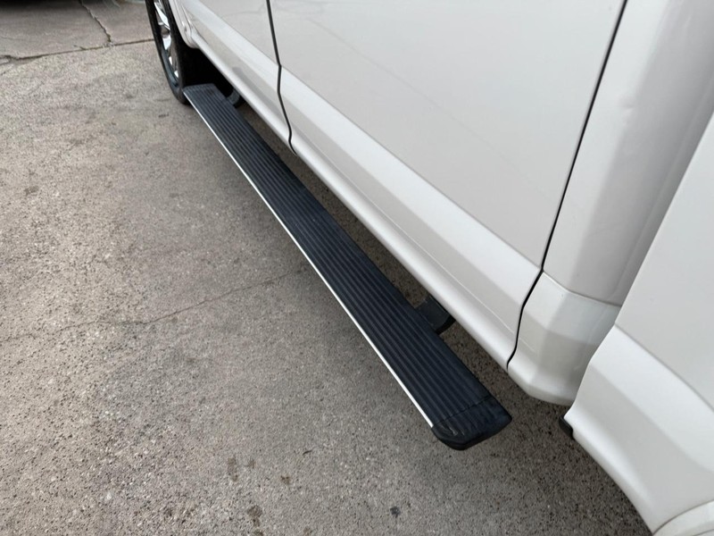 Ford F-150 Vehicle Full-screen Gallery Image 20