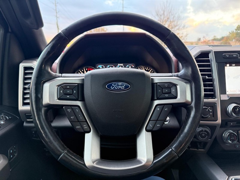 Ford F-150 Vehicle Full-screen Gallery Image 21
