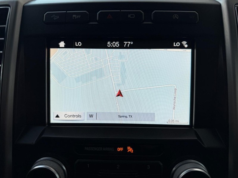 Ford F-150 Vehicle Full-screen Gallery Image 27