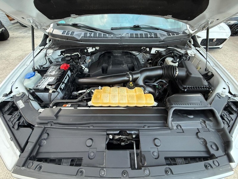 Ford F-150 Vehicle Full-screen Gallery Image 30