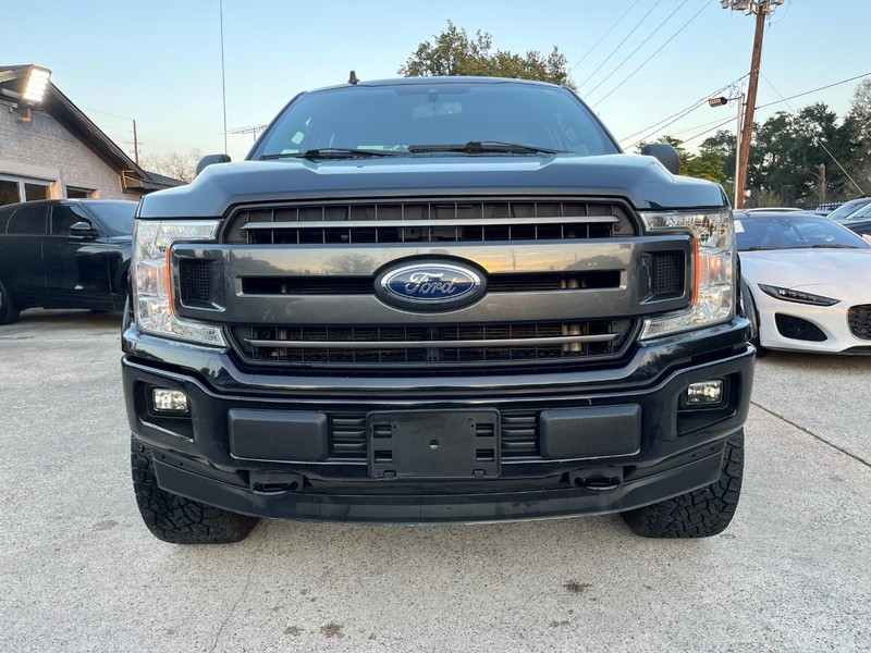 Ford F-150 Vehicle Full-screen Gallery Image 02