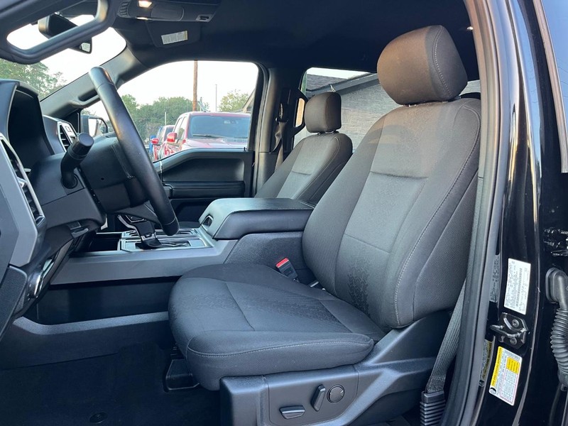 Ford F-150 Vehicle Full-screen Gallery Image 11