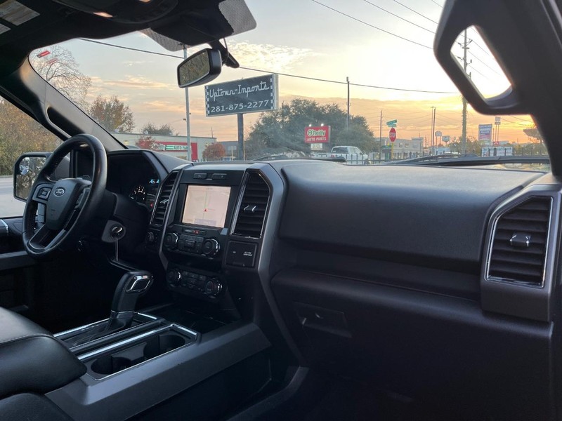 Ford F-150 Vehicle Full-screen Gallery Image 13